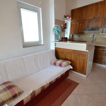 Travas-2 By Interhome Barbat na Rabu